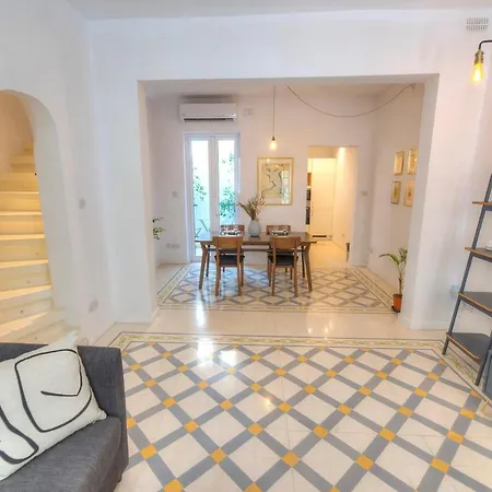 Traditional Duplex Townhouse Near Valletta Jeng1-1 شقة