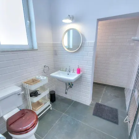 Traditional Duplex Townhouse Near Valletta Jeng1-1 *