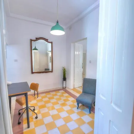 Traditional Duplex Townhouse Near Valletta Jeng1-1 شقة *
